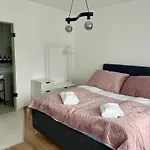 Apartment Feel Good Units