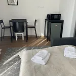 Feel Good Units Apartment *